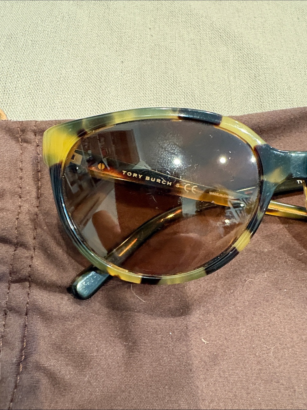 Tory Burch Tortoiseshell Frame Sunglasses with Brown Lenses - Picture 6 of 7